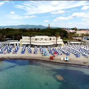 https://hotel-bagni-lido.it-tuscanyhotel.com